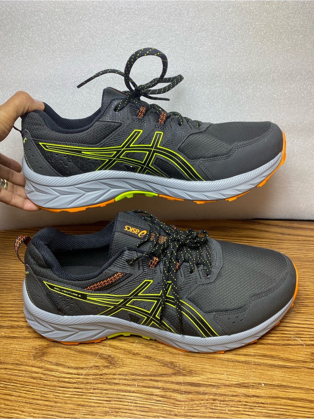 ASICS GEL Venture 9 Waterproof Mens Size 11.5 Gray Trail Running Shoes Sneakers